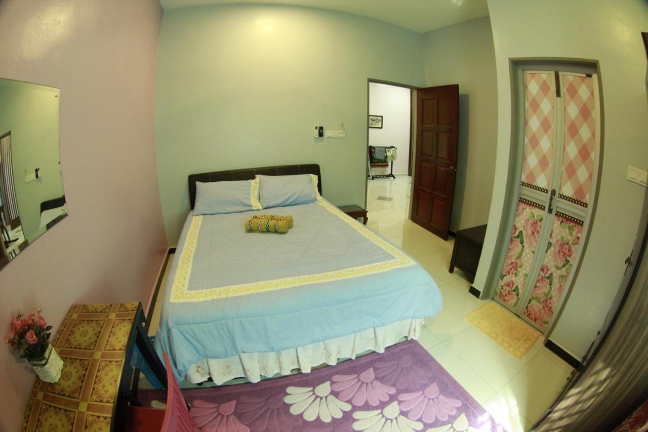 Twin Castle Homestay Kuala Pilah Exterior photo